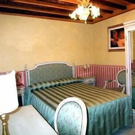 Alloggi Sardegna 2* Venezia